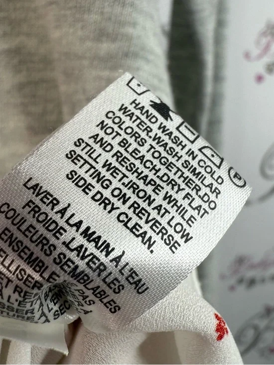 RW&CO. Long sleeve floral sweater V‑Neck Sweater Tunic with White Floral Back - Picture 9 of 10